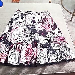 M.D.L NEW YORK Drop Waist Floral design Skirt Waist 26"